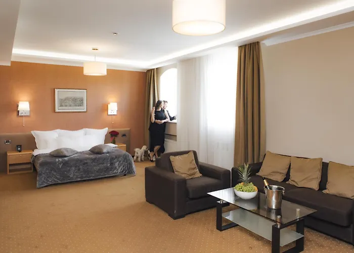 Alexandrovskiy Hotel